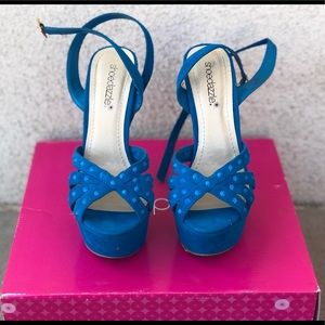 Aqua platform sandals